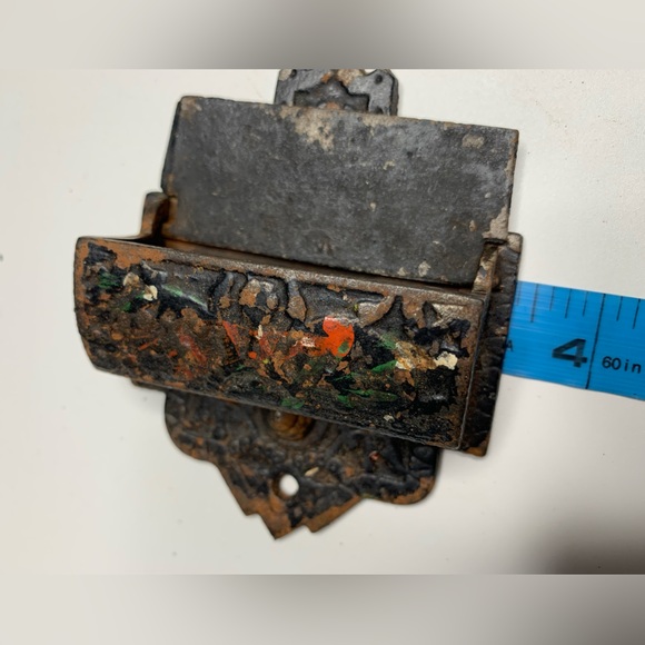 Antique Cast Iron Matchstick Holder w/ Lid Vintage Wall Mount FREE MATCHES - Picture 8 of 12